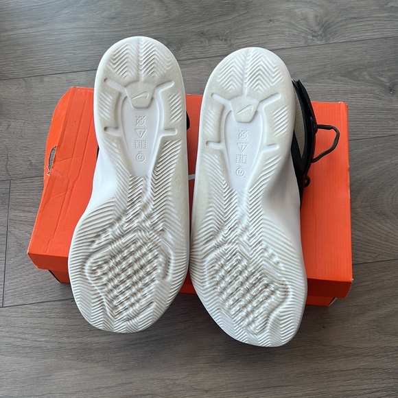 Nike Incursion - Picture 6 of 6